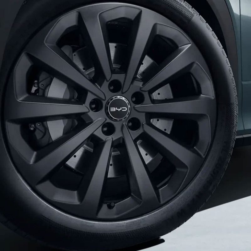 BYD Atto 8